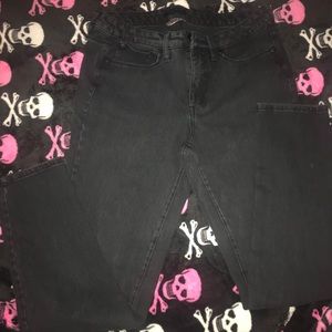 2 black skinny jeans x 1